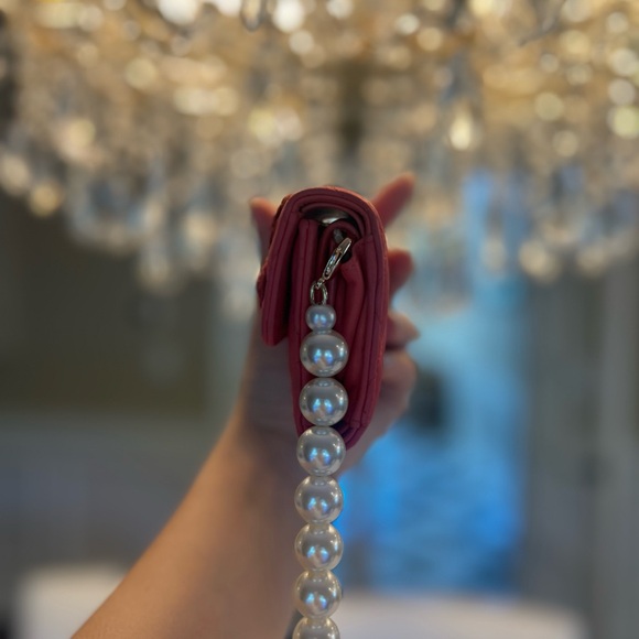 💯 Authentic extra rare Coral Chanel wallet with a custom made pearl chain - Picture 9 of 12